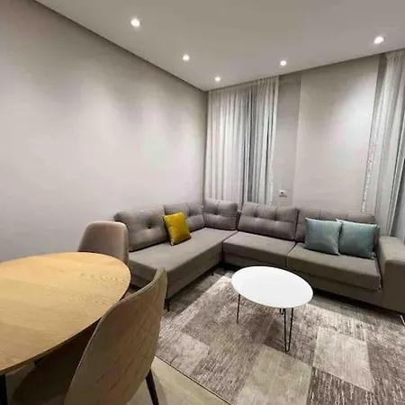 Apartment Travelexpress Market *