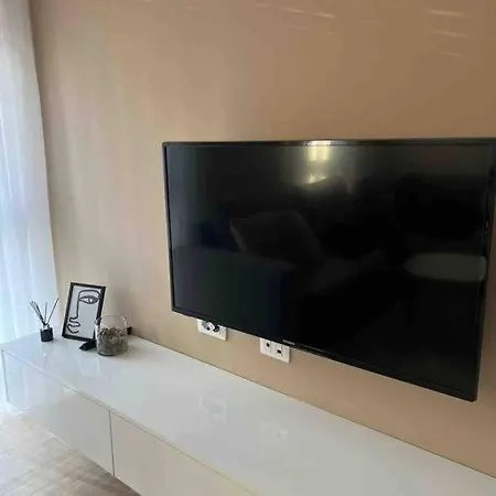 Travelexpress Market Apartment