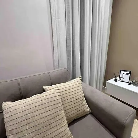 Travelexpress Market Apartment