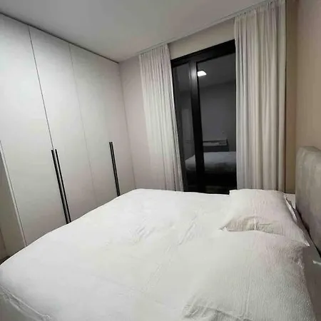 Travelexpress Market Apartman